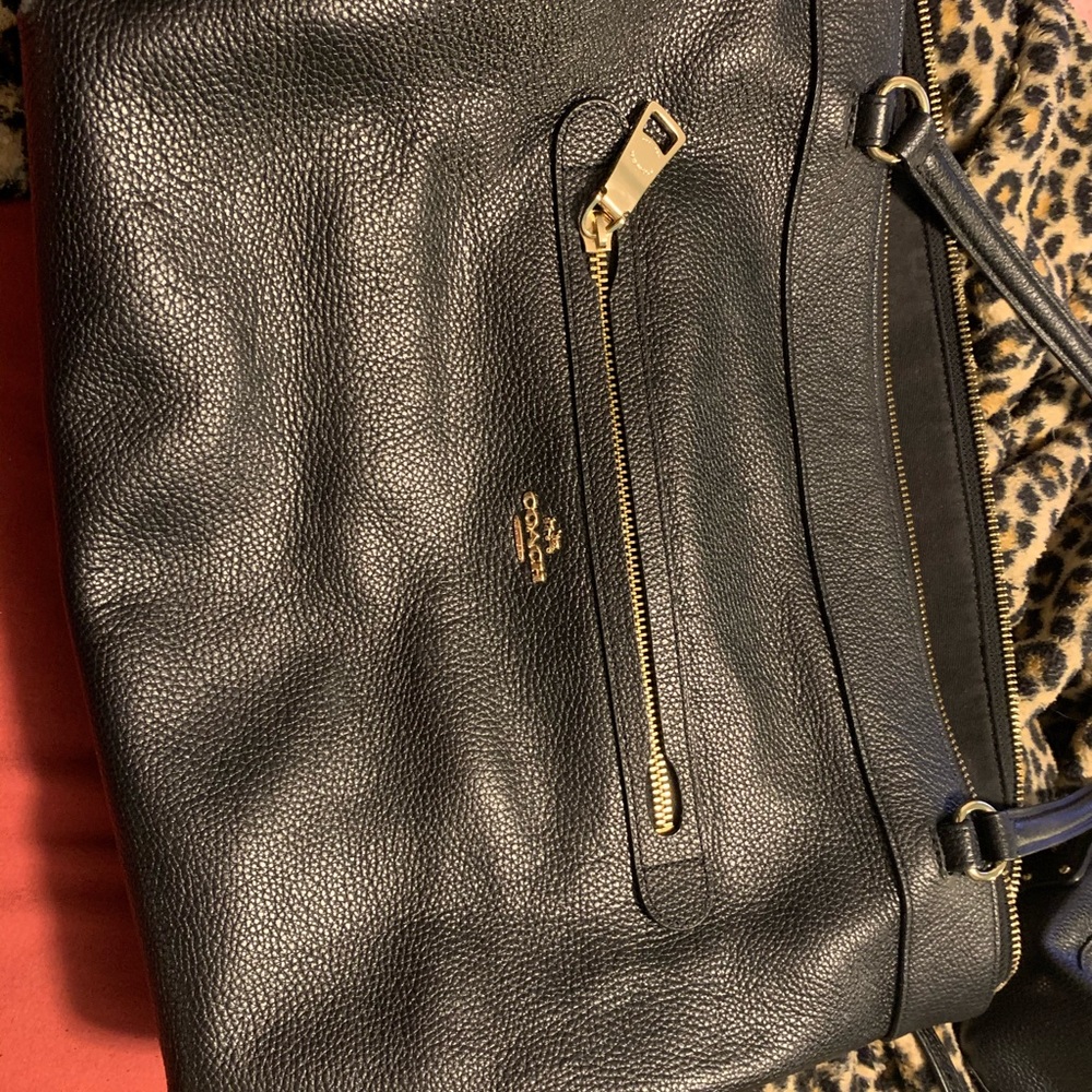 Super cute Coach shoulder bag!